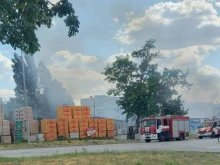 Локализираха и овладяха пожара в двора на Техническия университет във Варна