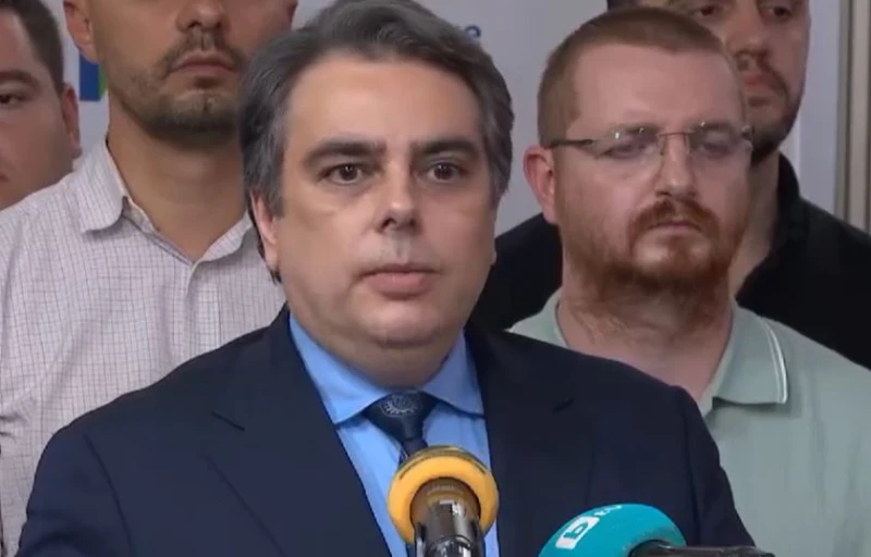 Асен Василев: Слуховете за разпад на ПП са преиначени
