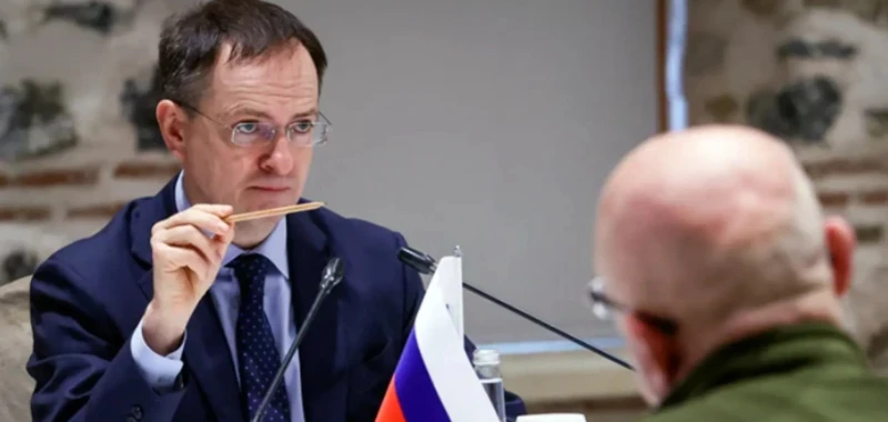 Медински: Историческата съдба на Русия и Украйна е една, те съставляват един народ