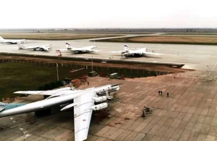 Взривове в руските градове Саратов и Енгелс, четири летища са преустановили работа