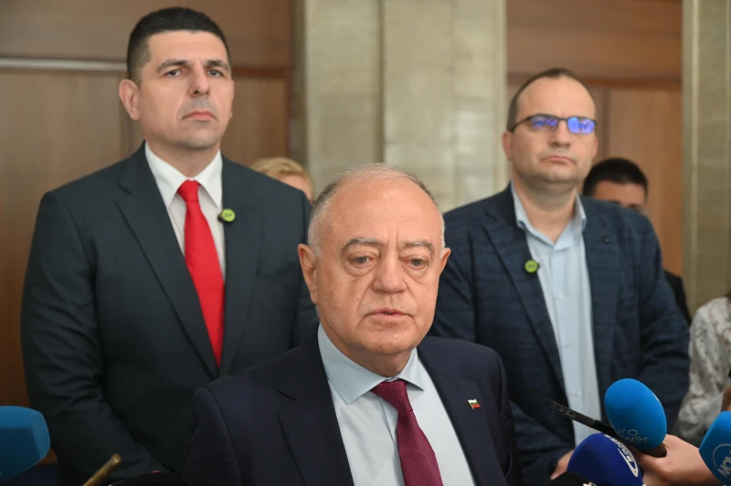 ДБ: Тошко Йорданов да си подаде оставкта за изказването си за младите лекари