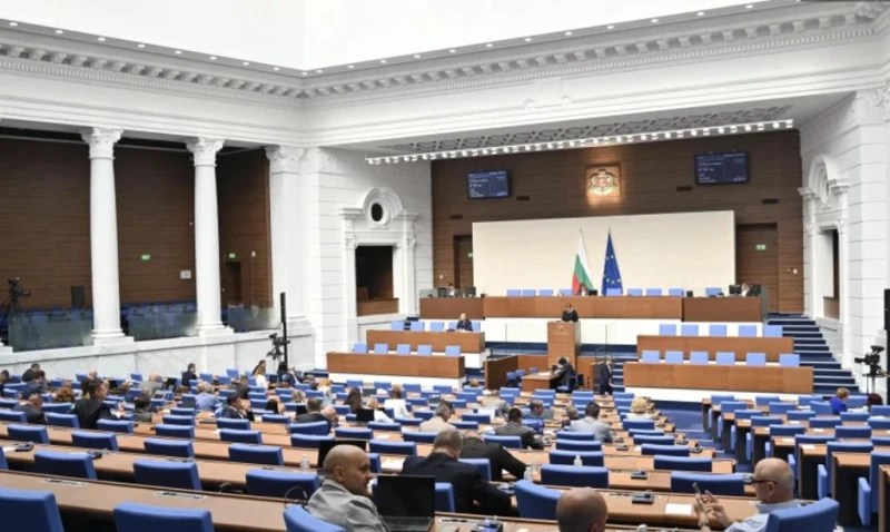 Третият вот на недоверие към кабинета "Желязков" влиза в пленарната зала