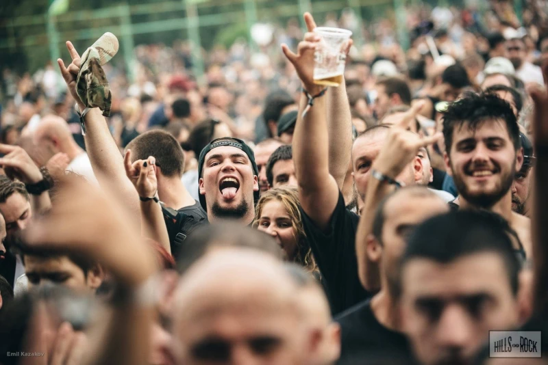 Организаторите на Hills of Rock: Горещ месец, горещ Пловдив, горещи банди