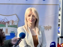 Нападнаха кмета на Скопие Данела Арсовска