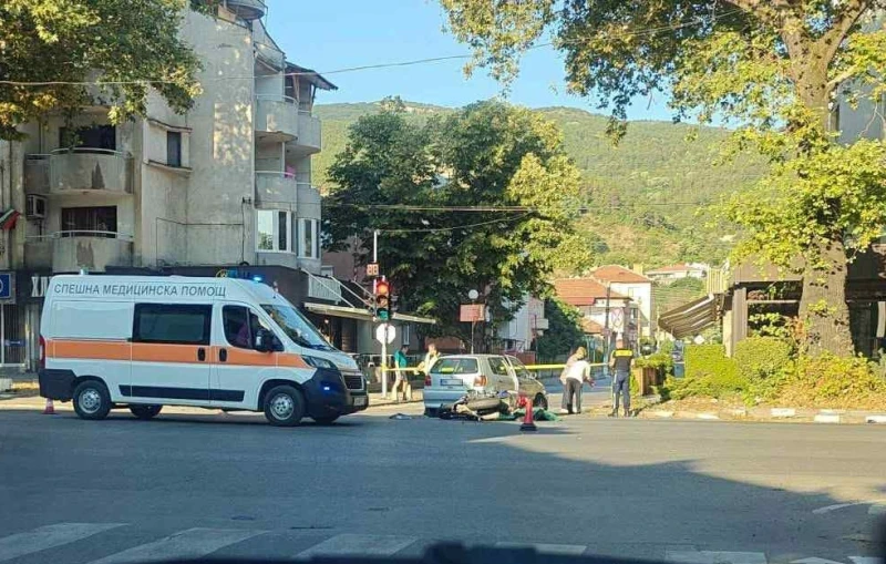 Моторист загина при тежка катастрофа на ключово кръстовище в Асеновград