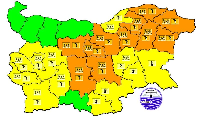 Издадоха двойни предупреждения, но вече не за високи температури