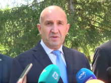 Радев: Неадекватните действия на управляващите засилват разделението в обществото