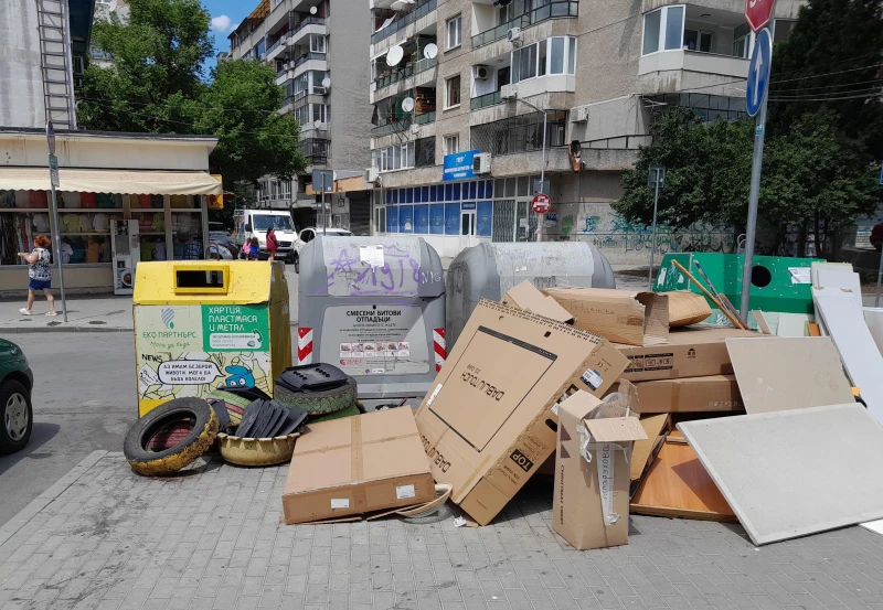 Варна е зарината от боклук в разгара на лятото