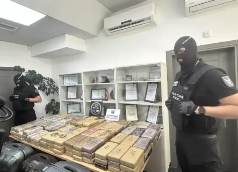 Българин и чужд дипломат са се опитали да прекарат през "Капитан Андреево" кокаин за над 37 млн.лв.