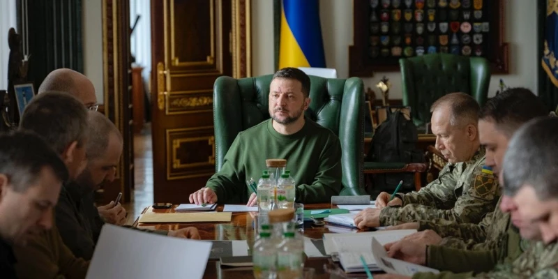 Зеленски и Сирски разработват планове за удари на далечни разстояния: Руската логистика трябва да пострада значително