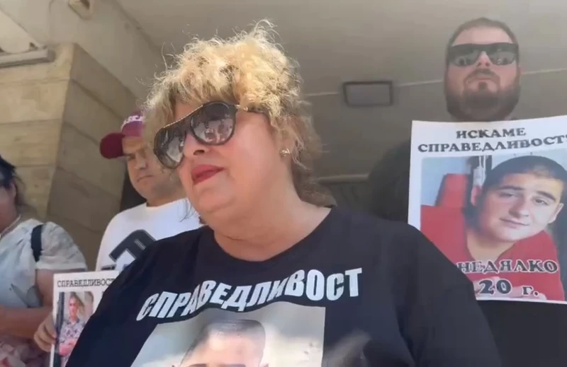Майката на загинал в Пловдив моторист: Ние сме в ада