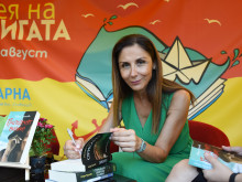 Варненската писателка Искра Урумова: Всички губят от това, че няма да има Алея на книгата