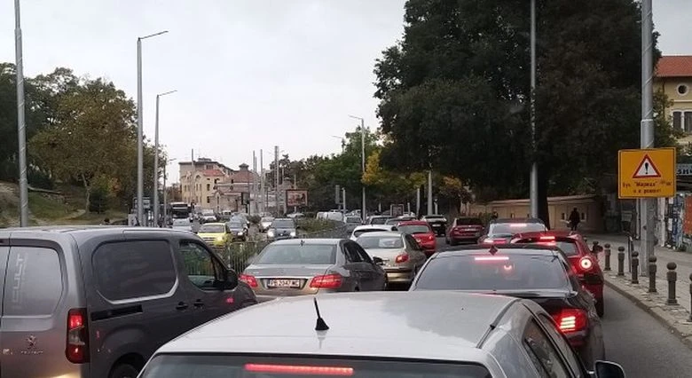 Едно от най-големите кръстовища в Пловдив остана без светофари