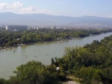 Ограничават достъпа до централната алея на Гребната база