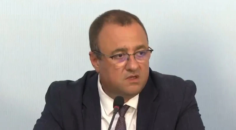 Регионалният министър: Обезопасяването на 36-те участъка с концентрация на пътни произшествия е на финал