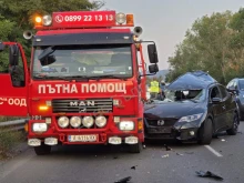 Автомобил се вряза в "Пътна помощ", има ранени