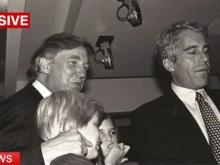 Снимки от 1993 г. показват как Джефри Епстийн е присъствал на сватбата на Тръмп
