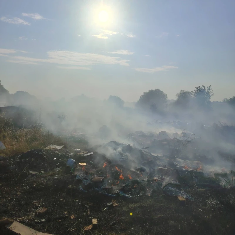 Огнеборците локализираха пожара в Сакар