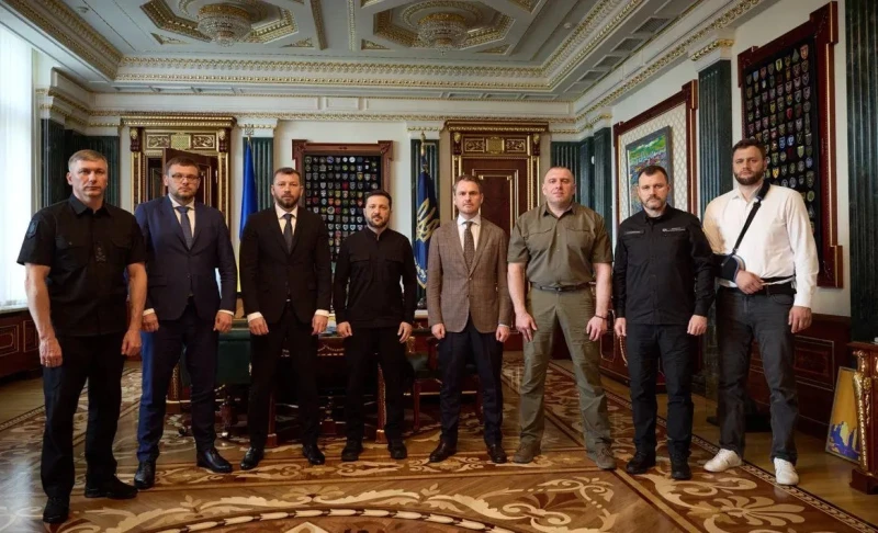 "Всички чуваме какво казва обществото": Зеленски обеща план за борба с корупцията до две седмици на фона на отзвука от спорния законопроект