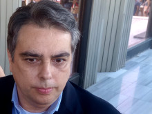 Асен Василев във Варна: До дни Европарламентът ще дискутира заради Благомир Коцев