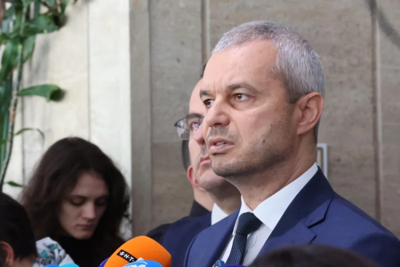 Костадин Костадинов: Ако една от четирите партии от мнозинството не реши да се събори, няма как да станат нещата