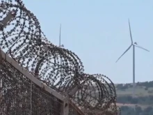 Граничен полицай простреля мигрант