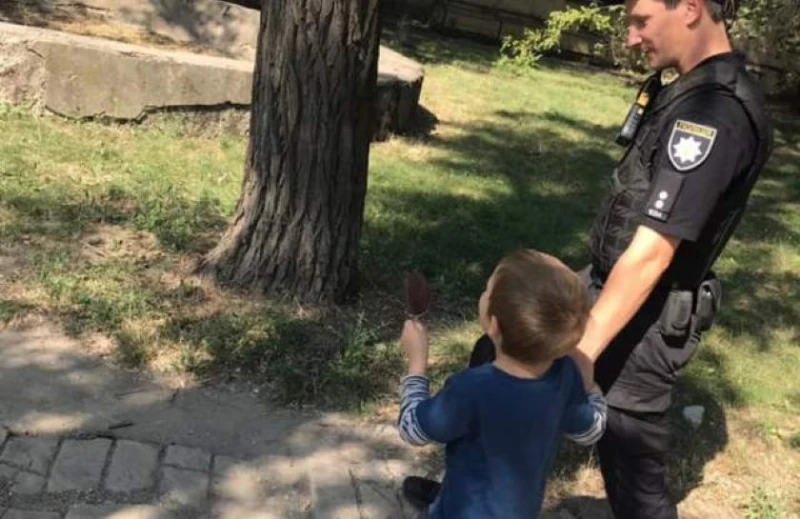 Спасиха дете, надвесено над пътя от моста преди тунел "Железница" в Благоевград