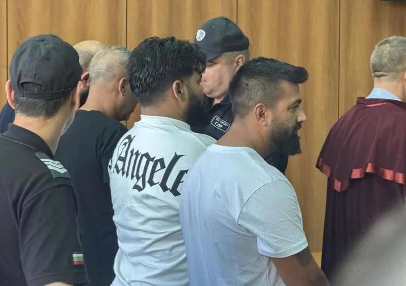 Съдът остави в ареста шестимата с фалшивите пари