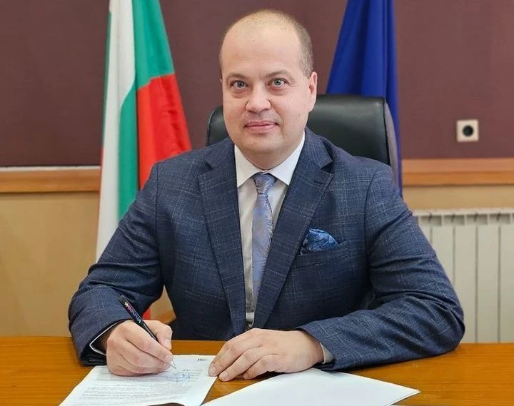 Бивш областен управител: Извинявайте, ама това вече не е местно самоуправление, а цирк