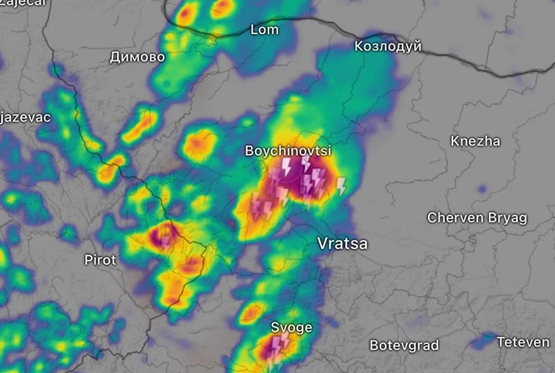 Силни гръмотевични бури удариха части от България