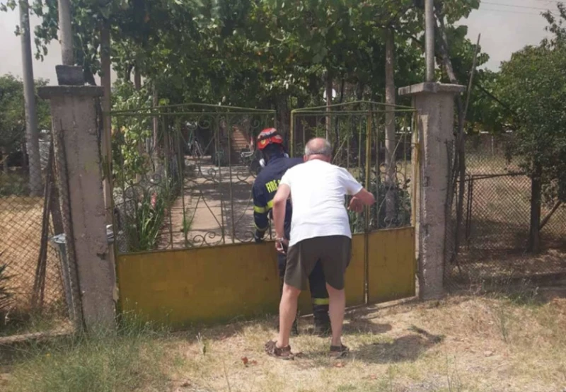 Евакуираха хора от две къщи край пожара в Кюстендил