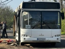 Дрон удари автобус в Сумска област, има загинали и ранени