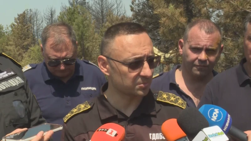 Джартов: Успяхме да натиснем пожара с хеликоптерите и с наземните екипи, но силният вятър разпали нови огнища 