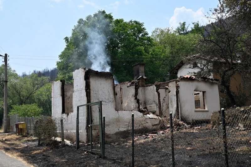В Дупница събират средства за пострадалите от пожара в Трънско
