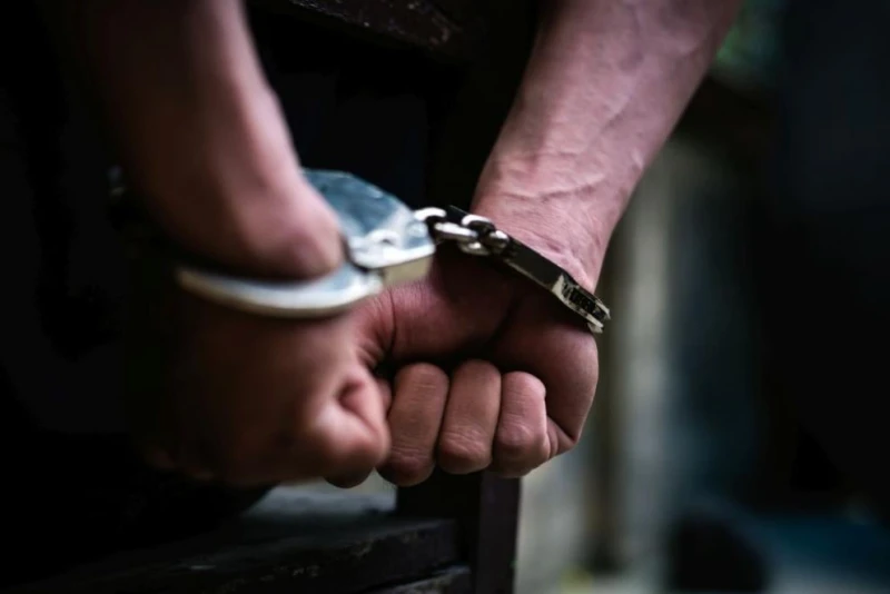 Сложиха белезниците на 69-годишен изверг от Банско