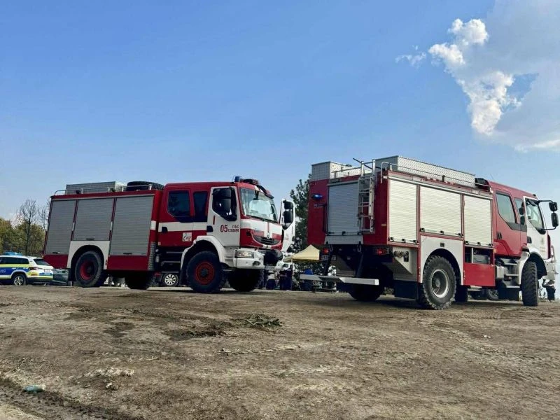 Продължават пожарогасителните действия в района на селата Плоски и Илинденци!