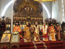 Катедралният храм "Св. Висарион Смоленски" в Смолян отбеляза своя празник