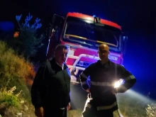 Безсънна нощ в Плоски! На всеки ъгъл в селото има пожарна! Рано сутринта чакат хеликоптери