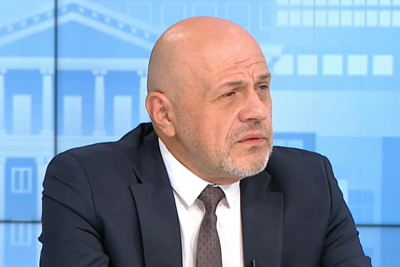 Томислав Дончев: Господин президентът през тези 4 години управляваше 2
