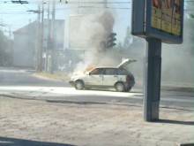 Автомобил се запали на кръстовището бул. "Източен" и бул. "Хр. Ботев"
