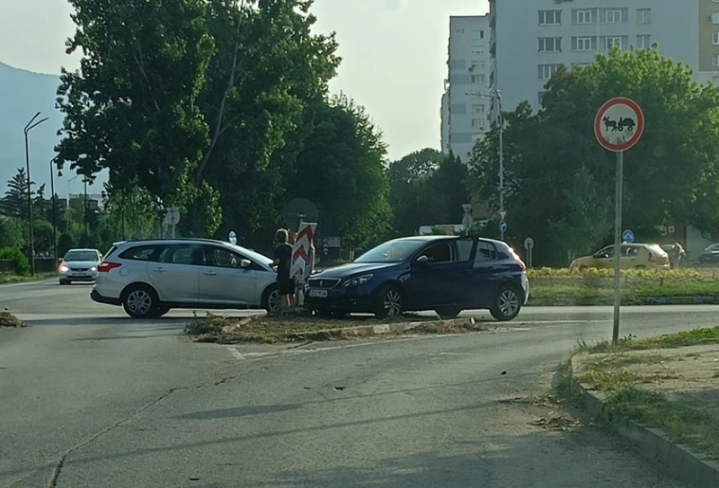 Катастрофа на кръгово кръстовище в Кюстендил