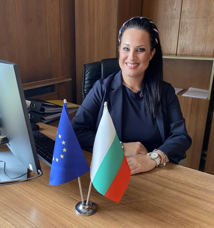 Юлия Ликоманова-Мутафчиева е новият областен управител на Велико Търново