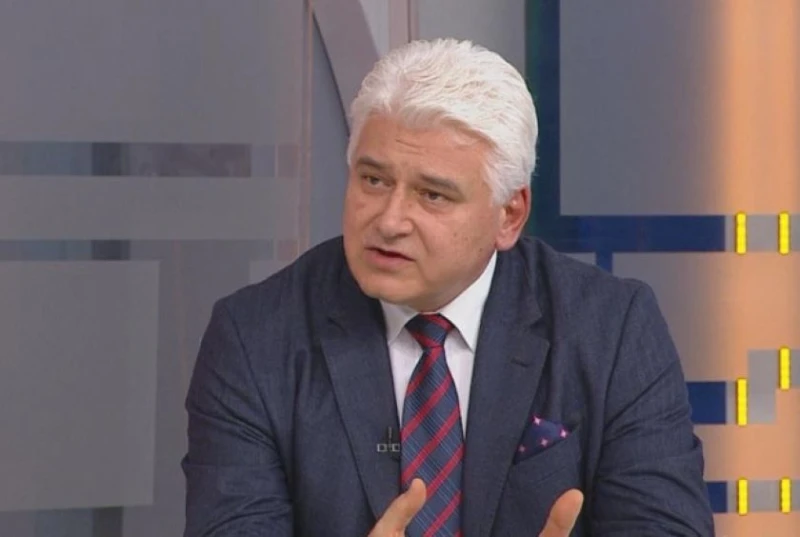 Проф. Пламен Киров: Не можеш да стоиш едновременно на два стола и да очакваш да си стабилен