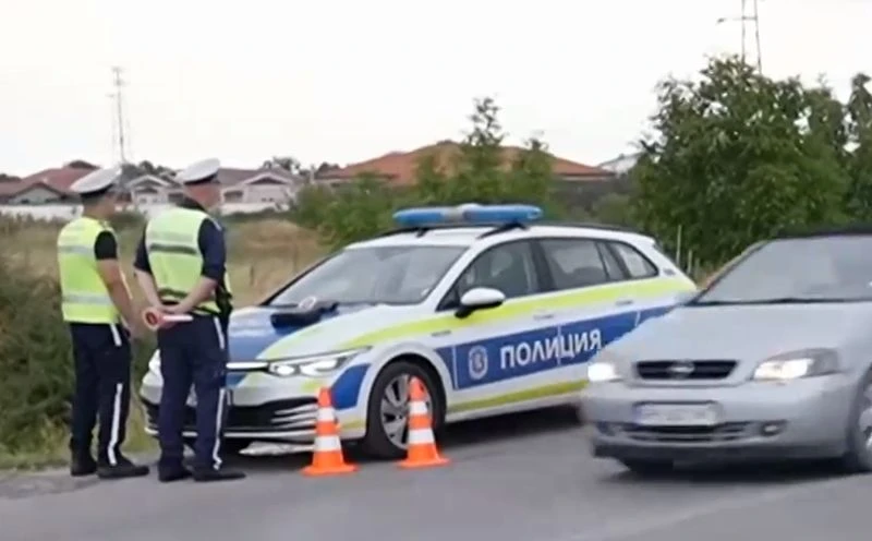 Проверяват всички камиони и микробуси край Пловдив заради заразата