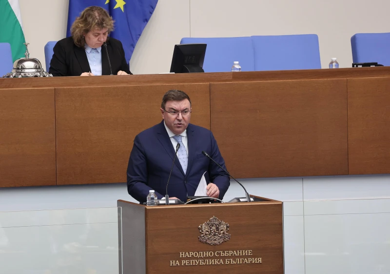 Парламентът отхвърли ветото на президента в Закона за здравното осигуряване, лимитите в болниците се връщат