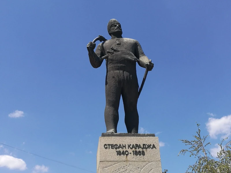 Павликени да подкрепя изграждането на паметник на Стефан Караджа в Румъния, призова кметът