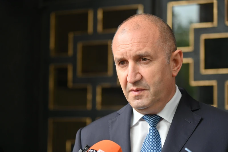 Румен Радев: Посрещаме ново лято с опустошителни пожари, управляващите най-сетне трябва да вземат решение