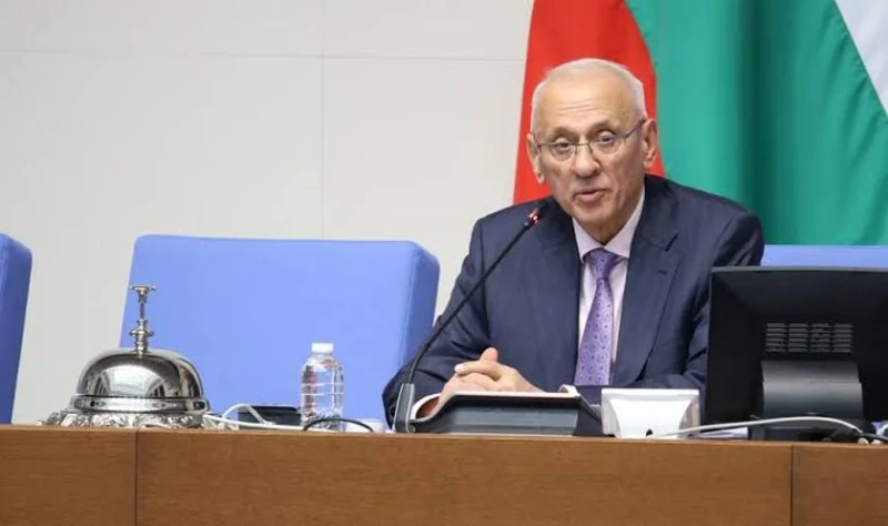 Силви Кирилов: Увеличени са средствата за подпомагане на специализантите, ще дадем възможност на всички в списъка с чакащи