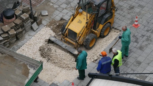Спукан водопровод остави Стария град в Пловдив без вода