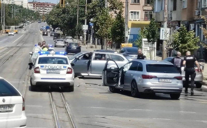 Тежка катастрофа в София! Централен булевард е блокиран